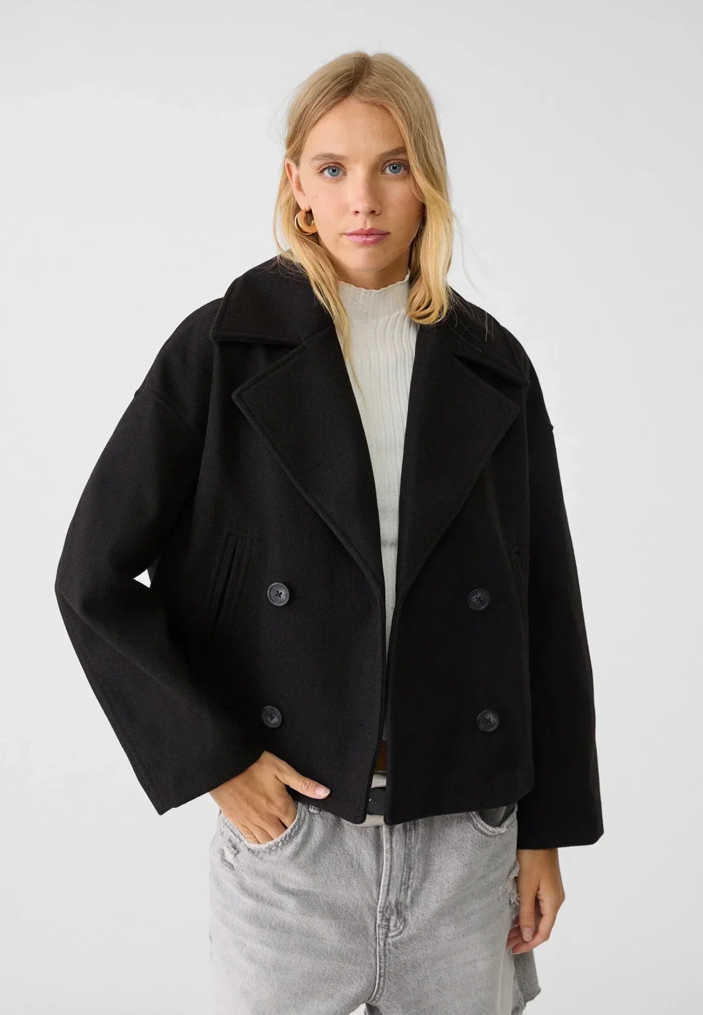 Cropped Women's Double-Breasted Winter Jacket with Wide Lapels – Stylish and Cozy Outerwear for Women