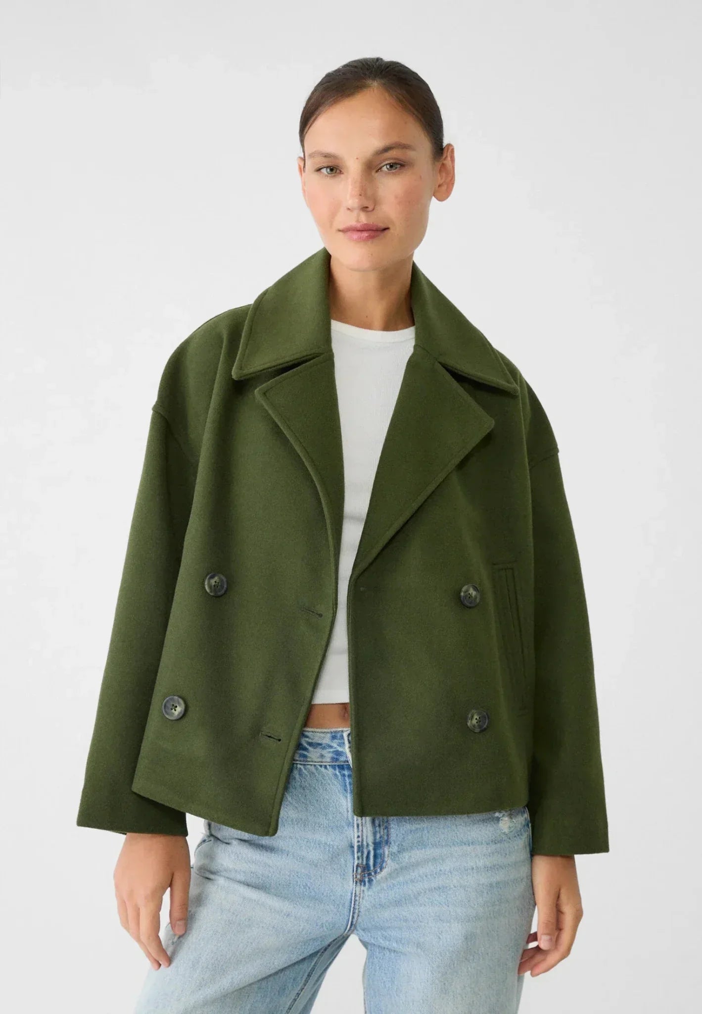 Cropped Women's Double-Breasted Winter Jacket with Wide Lapels – Stylish and Cozy Outerwear for Women