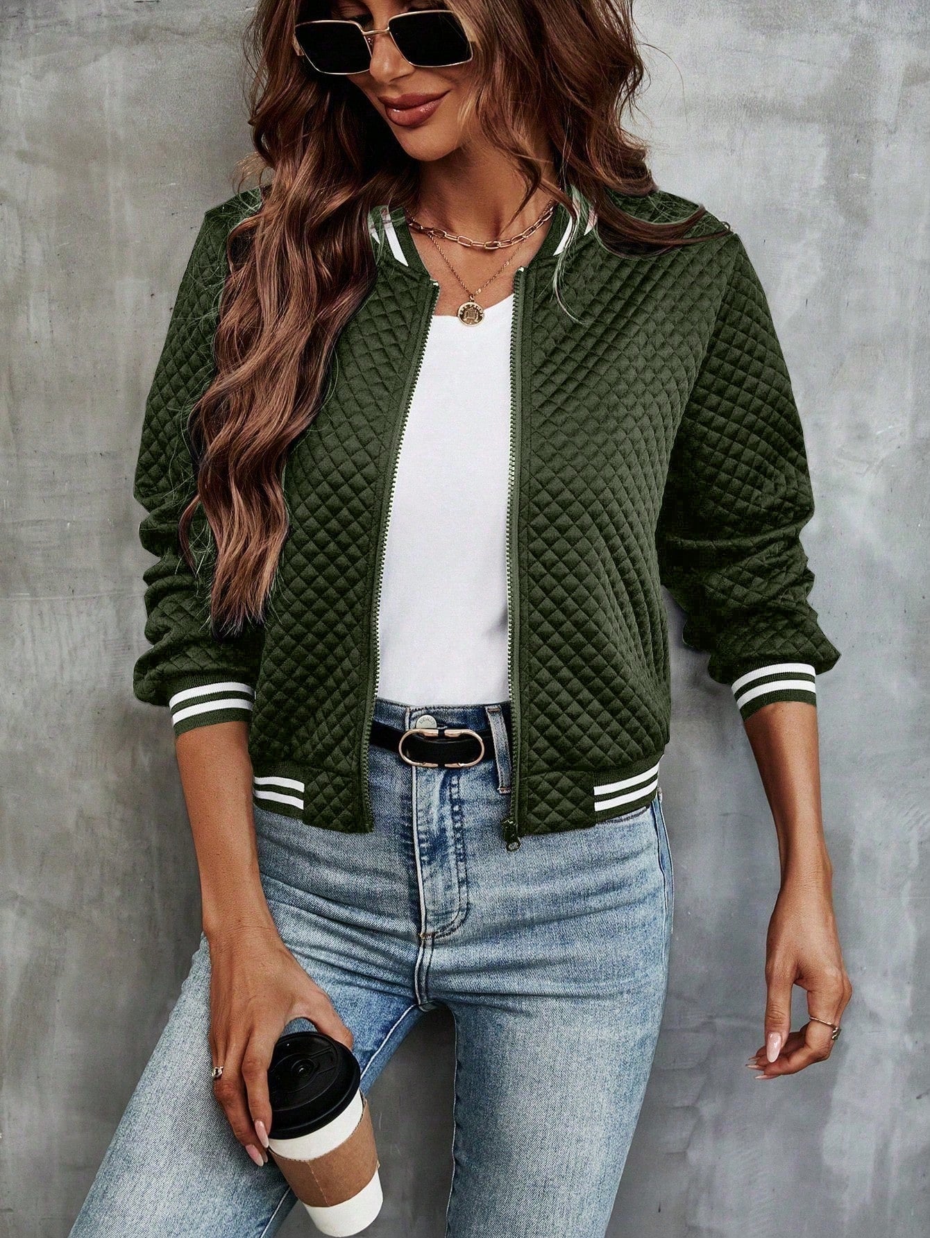 Cropped Women's Jacket with Baseball Collar and Full-Zip Front – Sporty Stretch Material for Everyday Wear