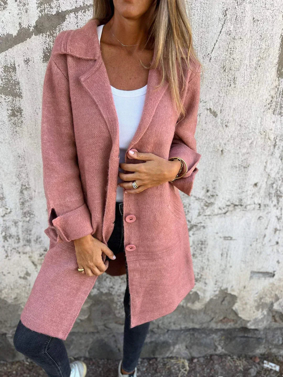 Elegant Button Down Jacket for All Seasons - Soft Wool-Touch Fabric, Relaxed Fit with Pockets, Timeless Style