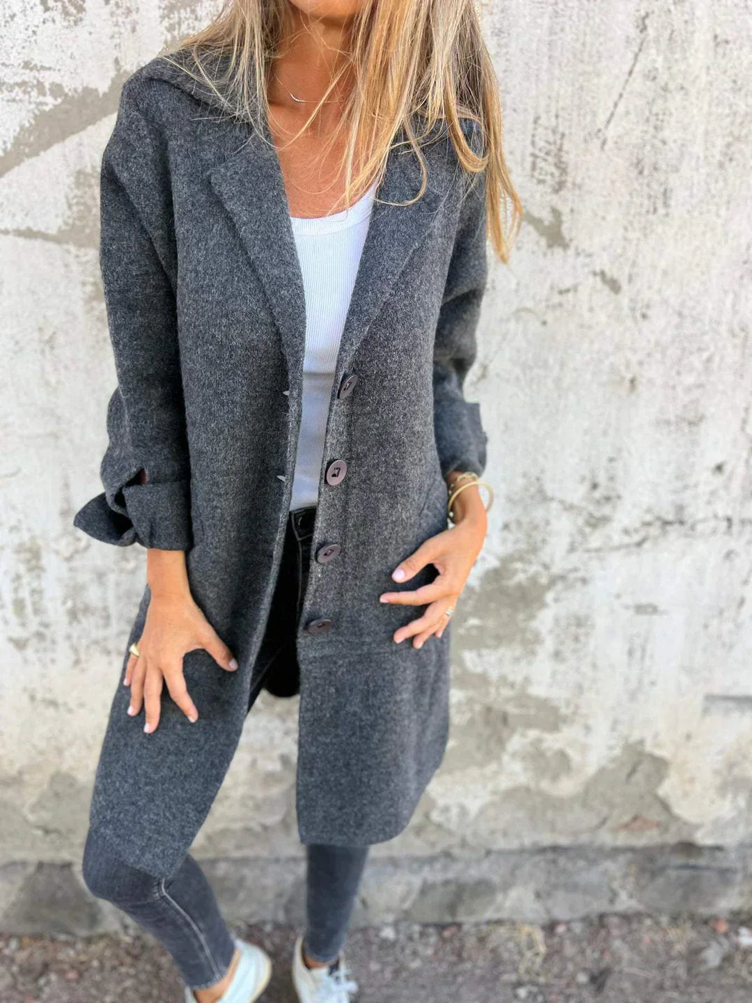Elegant Button Down Jacket for All Seasons - Soft Wool-Touch Fabric, Relaxed Fit with Pockets, Timeless Style