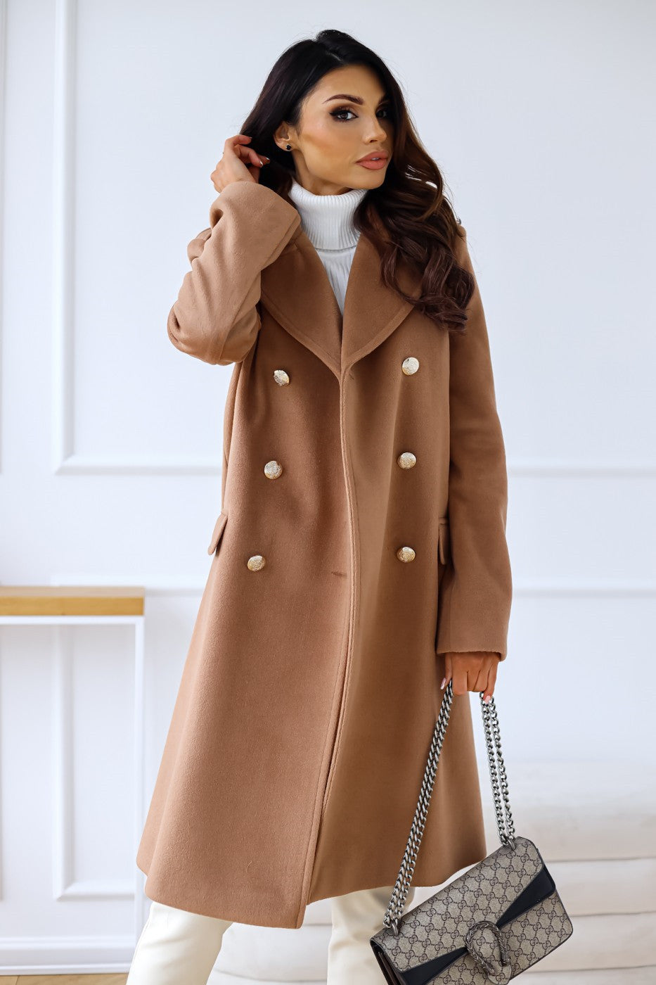 Elegant Women's Double-Breasted Long Winter Coat with Gold Button Accents and Structured Silhouette