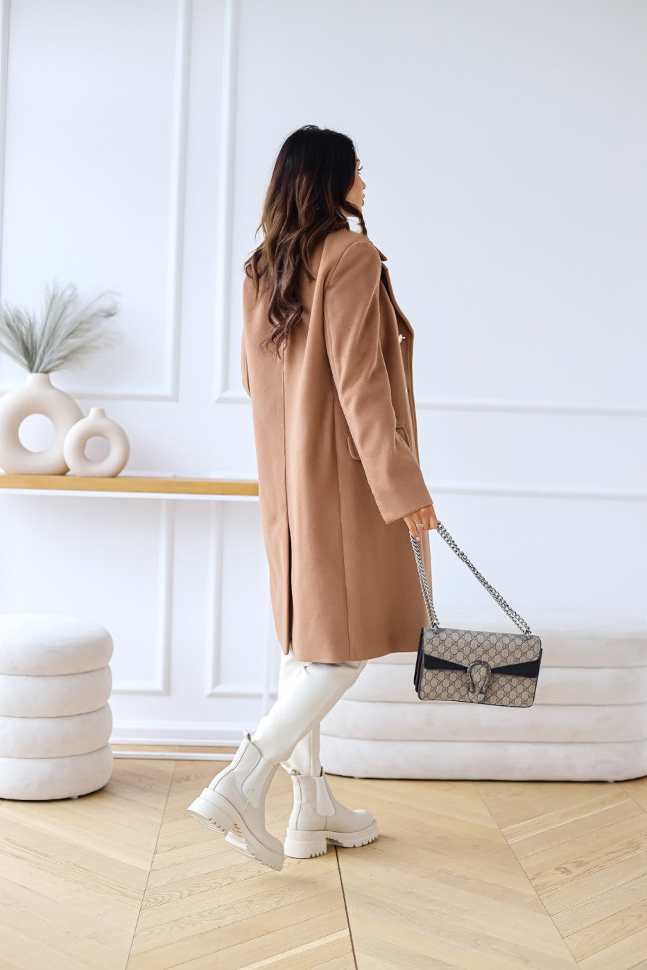 Elegant Women's Double-Breasted Long Winter Coat with Gold Button Accents and Structured Silhouette