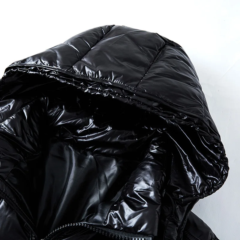 Men's Down Puffer Jacket – Stylish Winter Coat with Adjustable Hood, Water-Repellent, Slim Fit, Black or Red